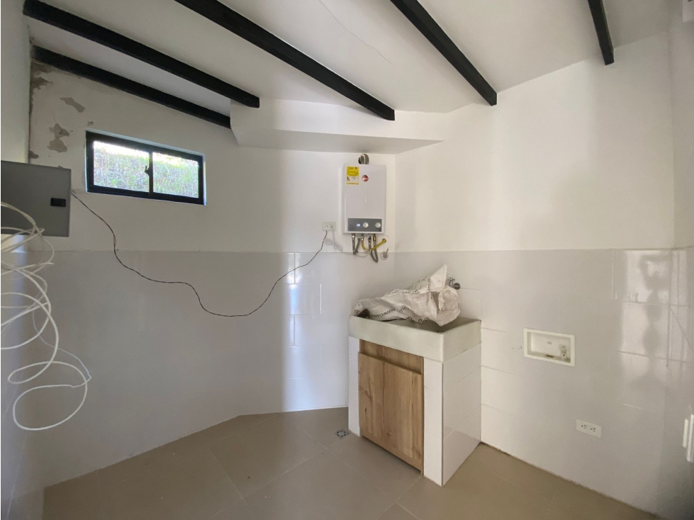 F0306. Venta! Finca con acabados de lujo y espacios amplios Rionegro — foto 6