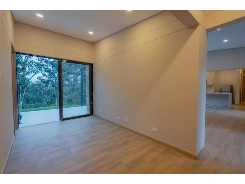 F0296. Vendo! Finca par estrenar, con excelente ubicación en Rionegro — foto 4