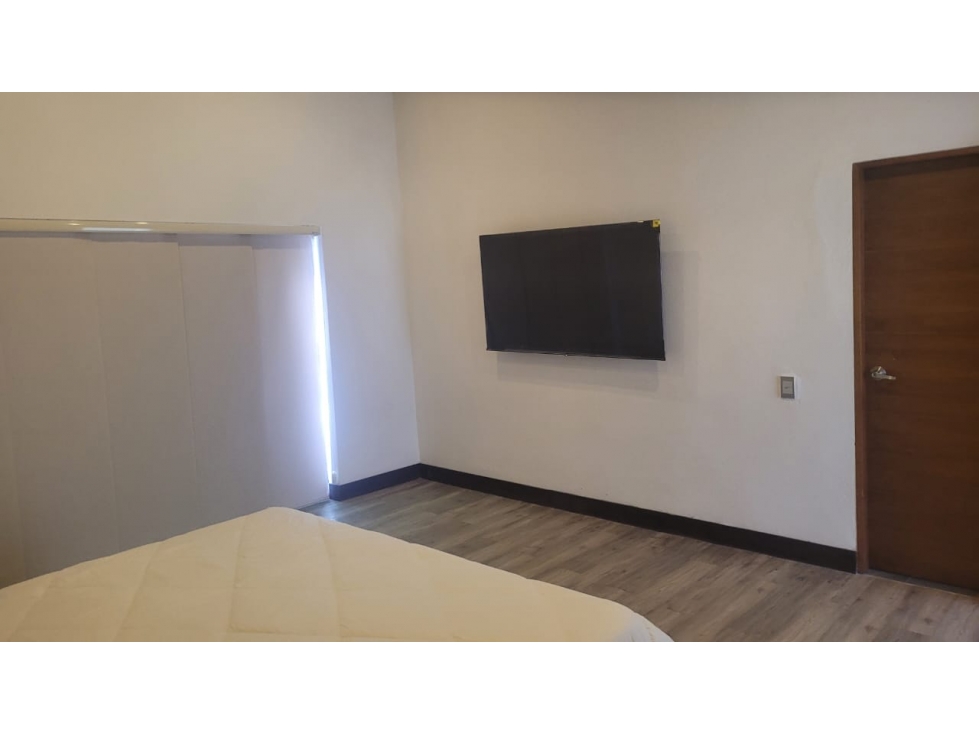 C0334. VENDO! Casa amoblada con acabados de lujo en San Antonio — foto 5