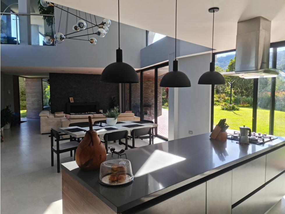 F0322 VENDO Casa finca de lujo en Parcelación 3 minutos del Aeropuerto — foto 6