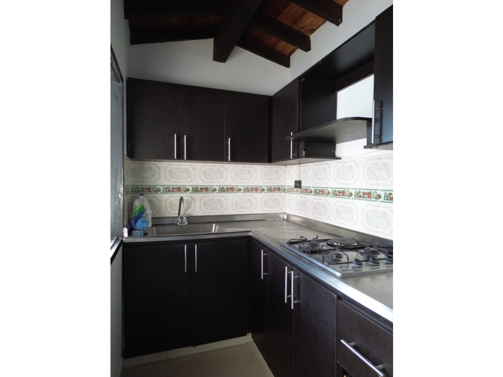 A0442. Vendo! Apartamento con buenos acabados a una cuadra del parque