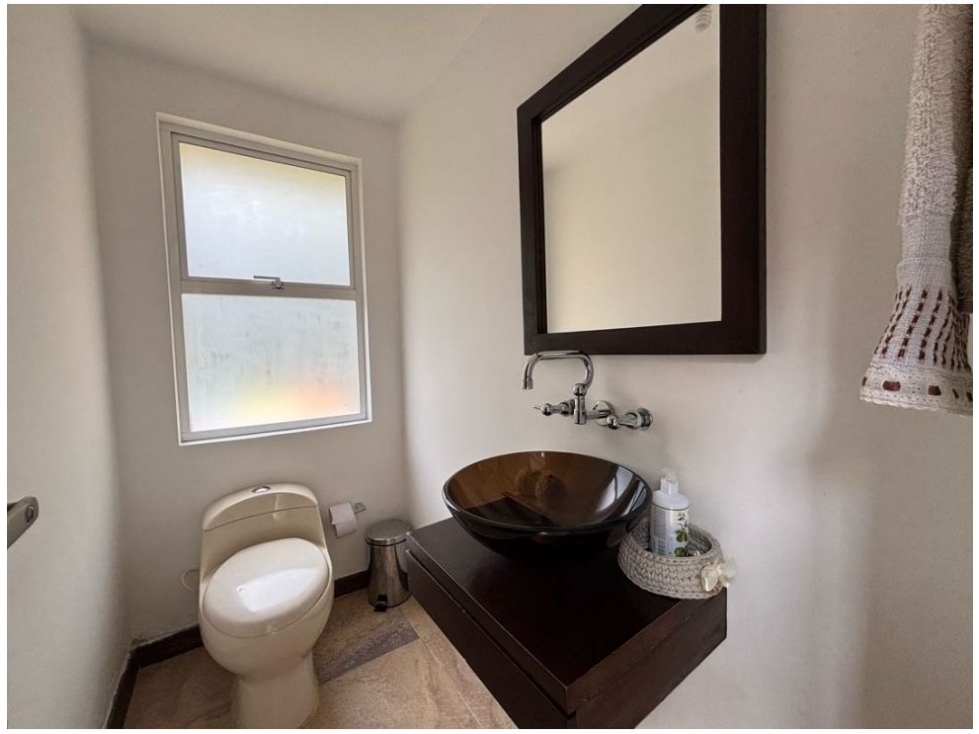 C0356. Vendo! Casa unifamiliar con amplios espacios y acabados de lujo — foto 3