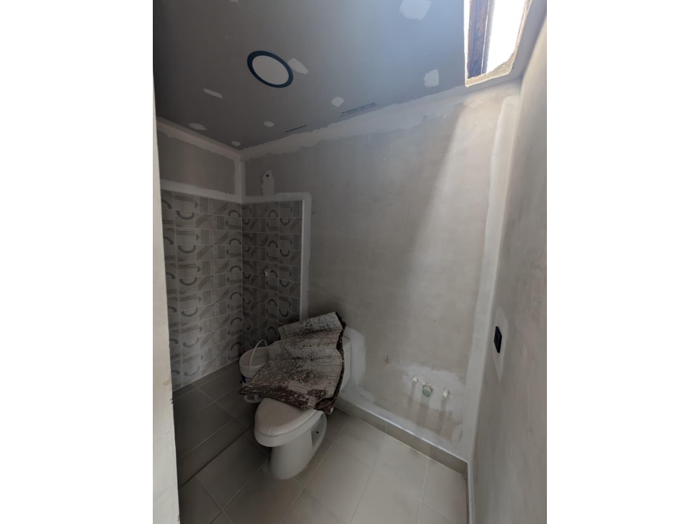 C0386. Vendo! Casa unifamiliar de 3 niveles para estrenar en La Unión — foto 5