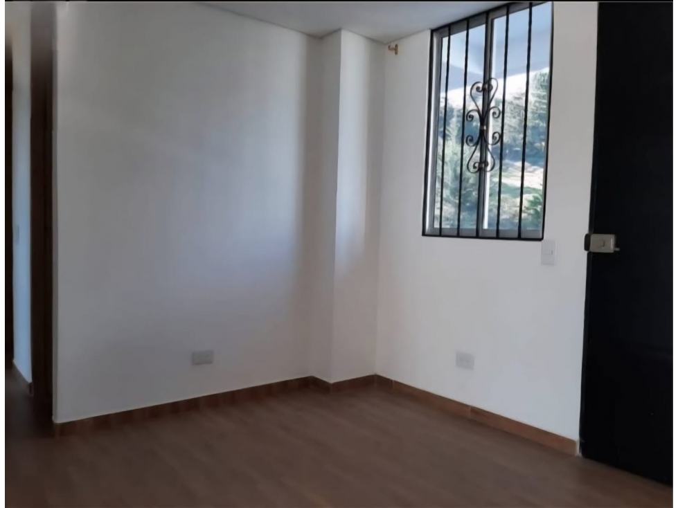 A0514. Vendo! Apartamento con 3 habitaciones en unidad semi-cerrada — foto 6