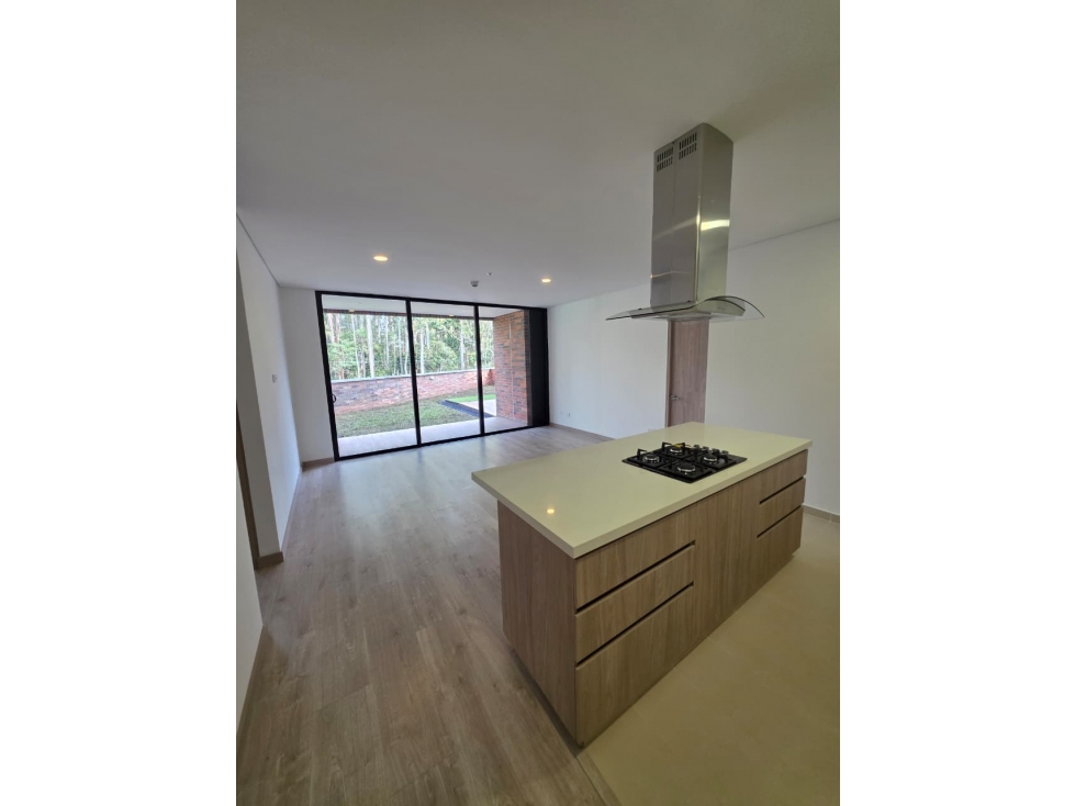 T0789. Se alquila! Apartamento con acabados de lujo en El Retiro — foto 4
