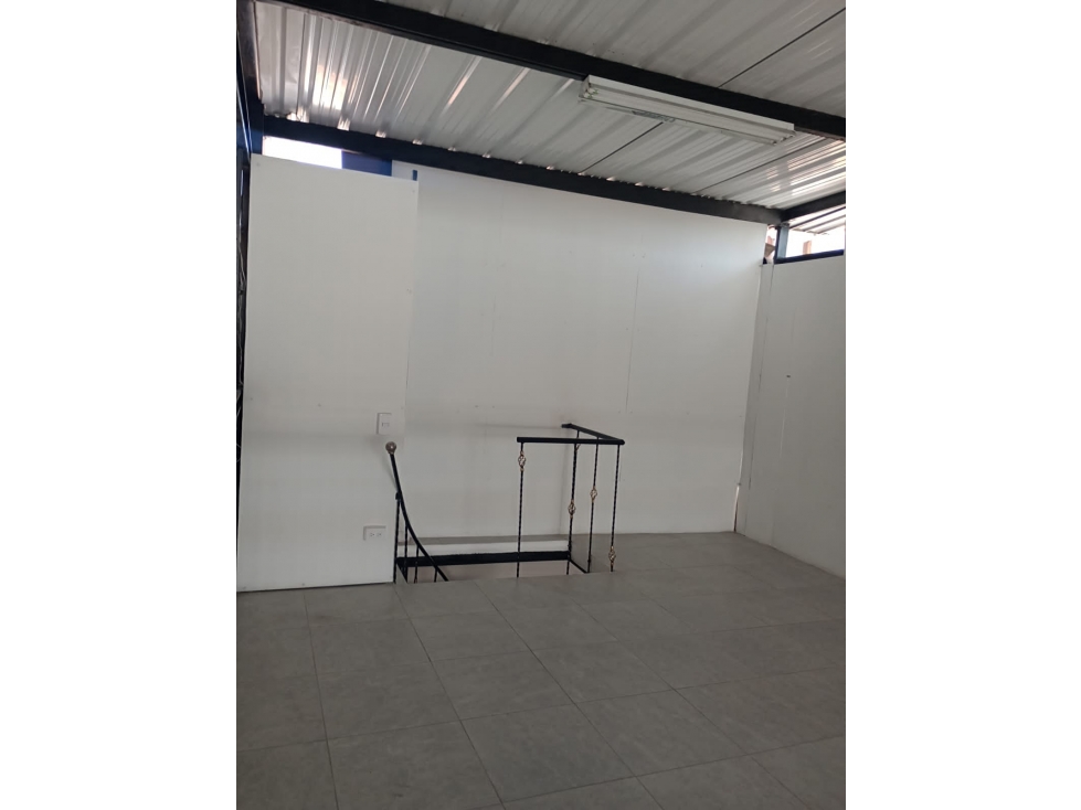 T0814. Alquiler! Local comercial de 2 niveles en La Ceja - 5
