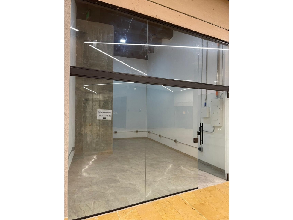 T0826. Alquiler! Local comercial 29MT2 en Moll comercial de Rionegro — foto 4