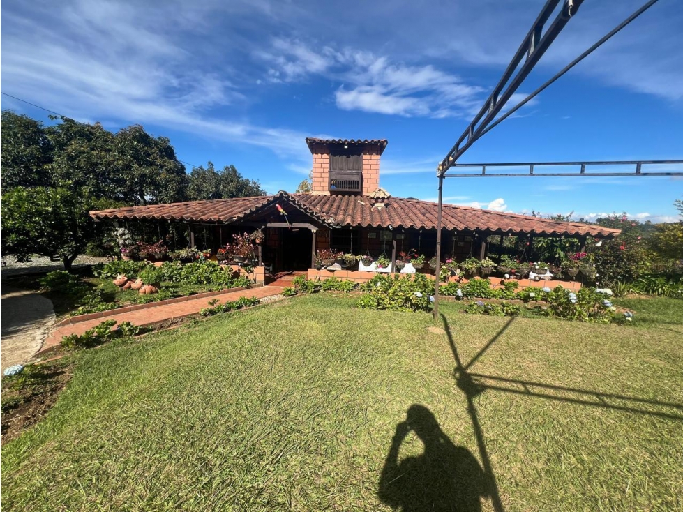 T0842 Finca con un áre de 1.700mt2 en sector de la utopista en Guarne - 4