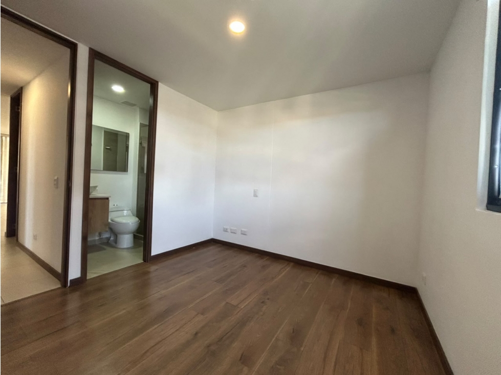 T0870.Apartamento quinto nivel en unidad cerrada en San Antonio — foto 4