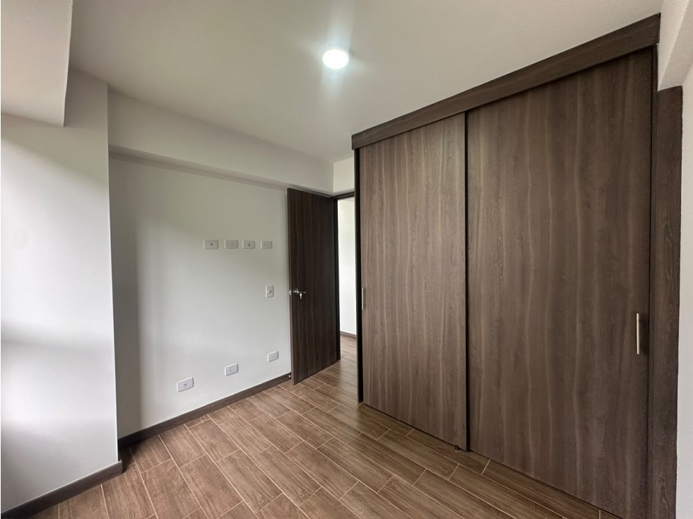 A0638. Apartamento dúplex de 94mt2 en unidad cerrada de El Retiro — foto 4