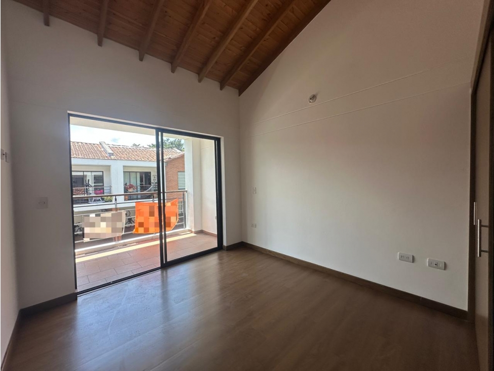 C0483. Casa de dos niveles en unidad cerrada en La Ceja  — foto 4