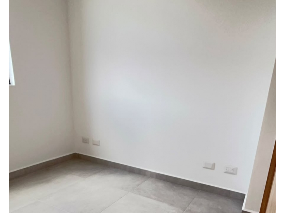 T0940. Apartamento con acabados modernos en unidad cerrada en La Ceja — foto 4