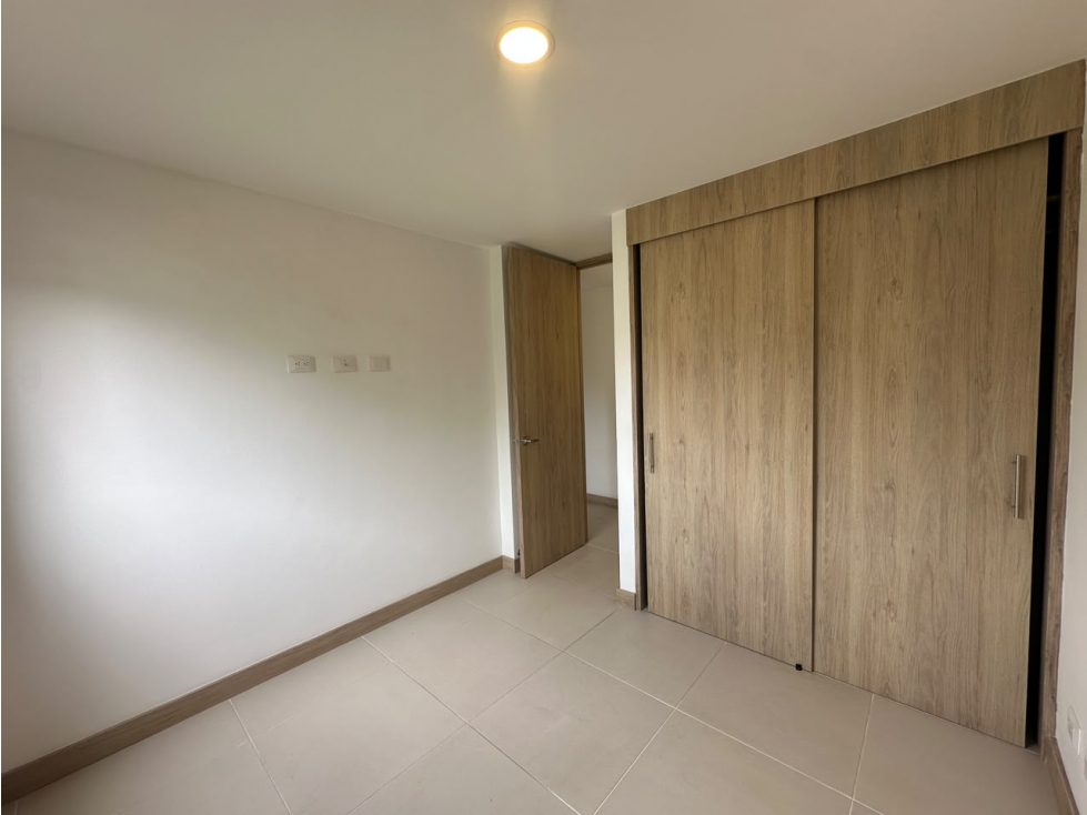 T0948. Apartamento con acabados modernos en unidad cerrada La Ceja — foto 4