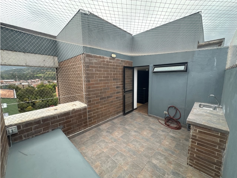 T0949. Apartamento dúplex con terraza en unidad cerrada El Retiro — foto 4