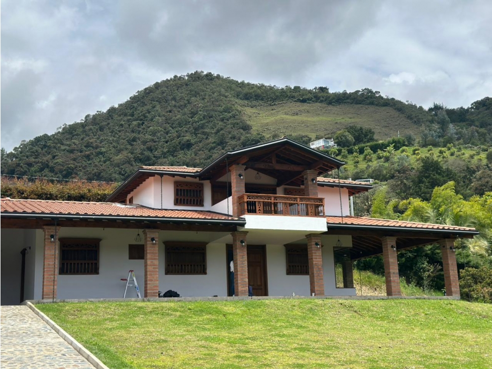 T0740. Alquilo! Finca con amplias zonas verdes y excelente vista - 1