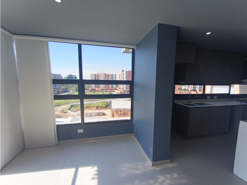 P0002 VENDO! Penthouse con excelente vista y acabados en Rionegro — foto 2