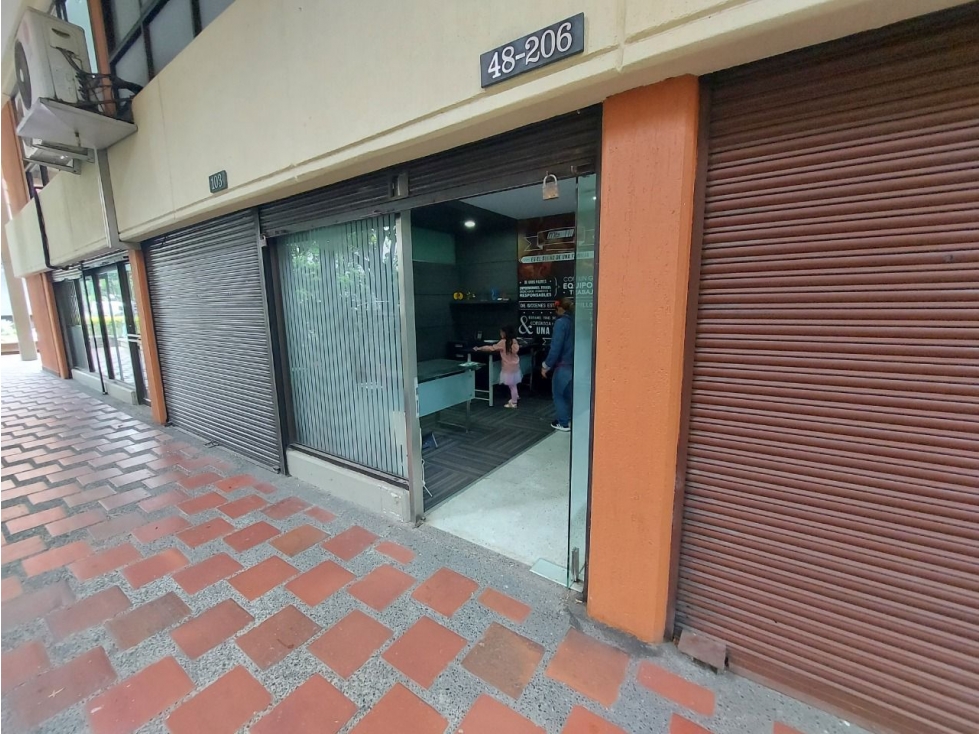 T0515. Oficinas ubicadas en excelente sector comercial en Medellín — foto 2