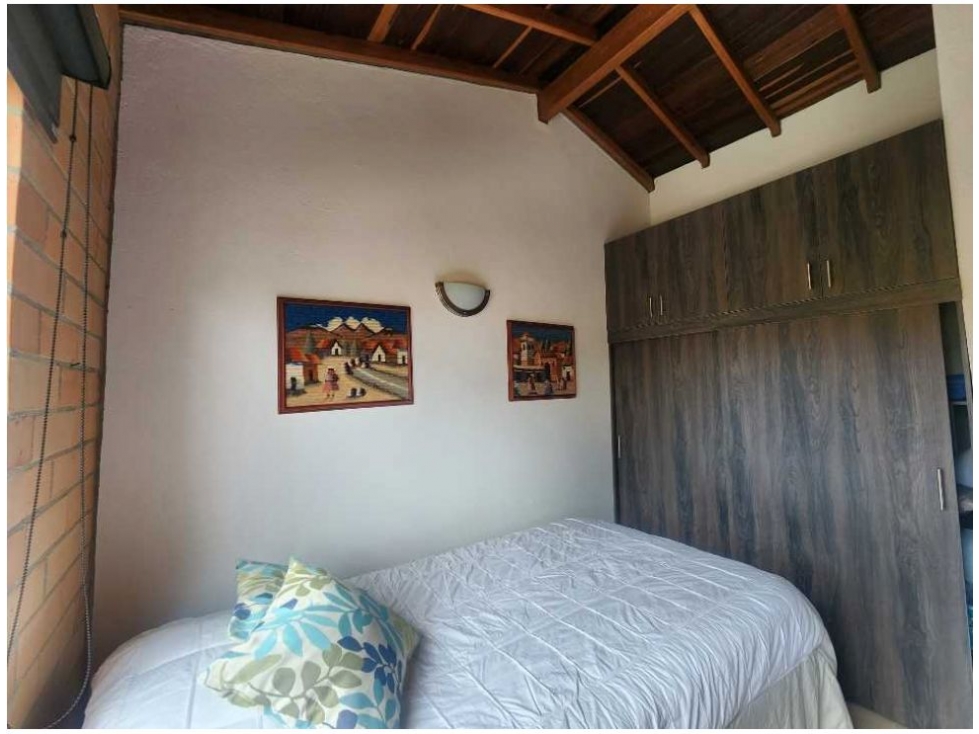 C0300. VENDO! Casa esquinera en Urbanización campestre en La Ceja — foto 6