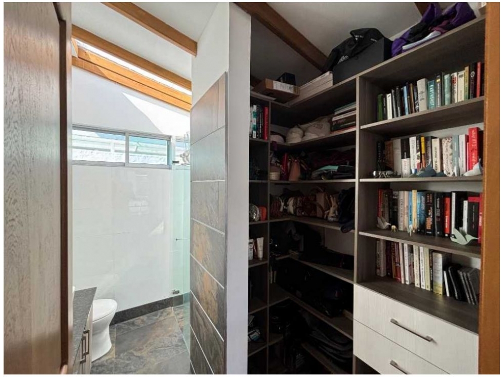 C0357. Vendo! Casa unifamiliar con amplios espacios en unidad cerrada — foto 6