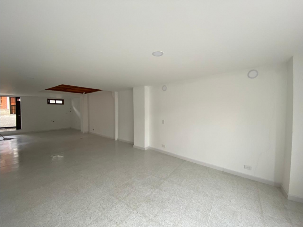 T0723. Alquilo! Local comercial para estrenar en El Retiro — foto 6