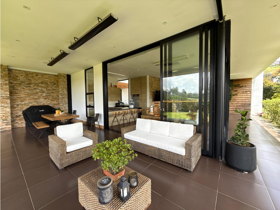 F0323. VENDO! Espectacular finca en parcelación exclusiva en El Retiro — foto 4