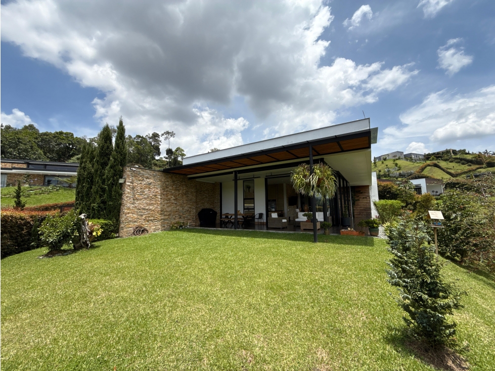 F0323. VENDO! Espectacular finca en parcelación exclusiva en El Retiro — foto 2