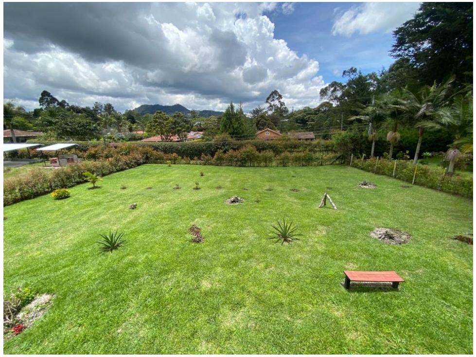 F0289 VENDO! Finca con excelentes zonas verdes en El Carmen — foto 5