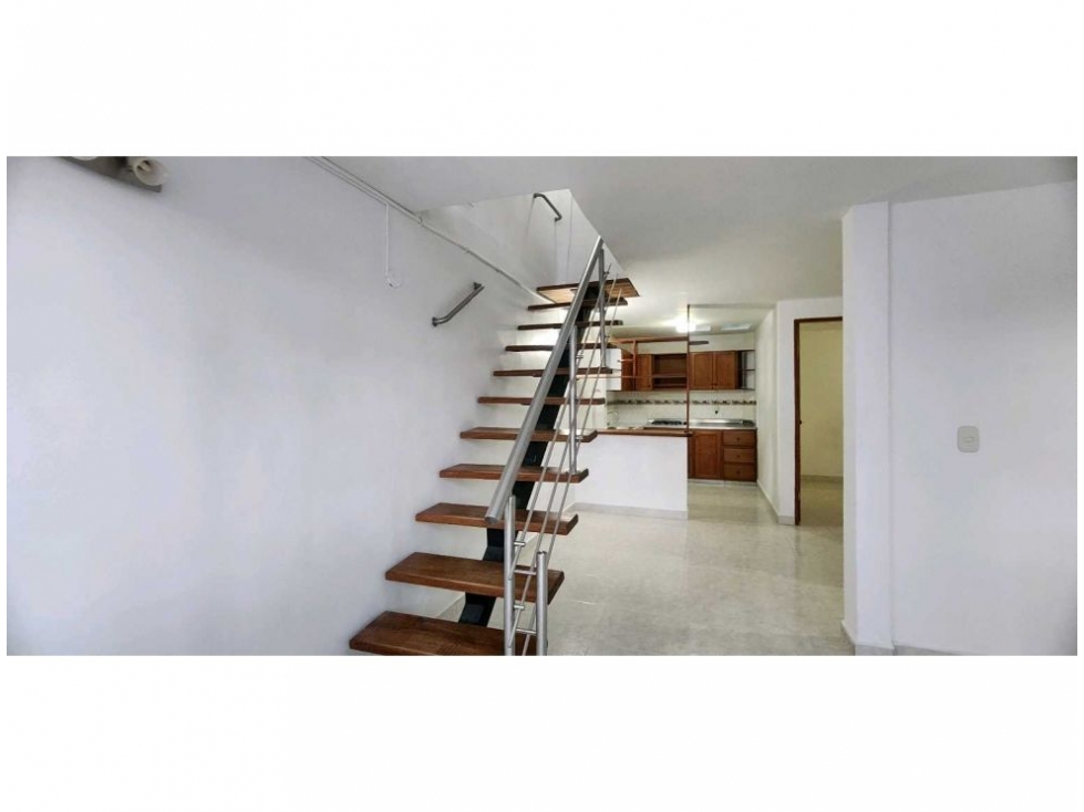 C0350 Vendo Casa unifamiliar con buenos espacios y excelente ubicación — foto 3