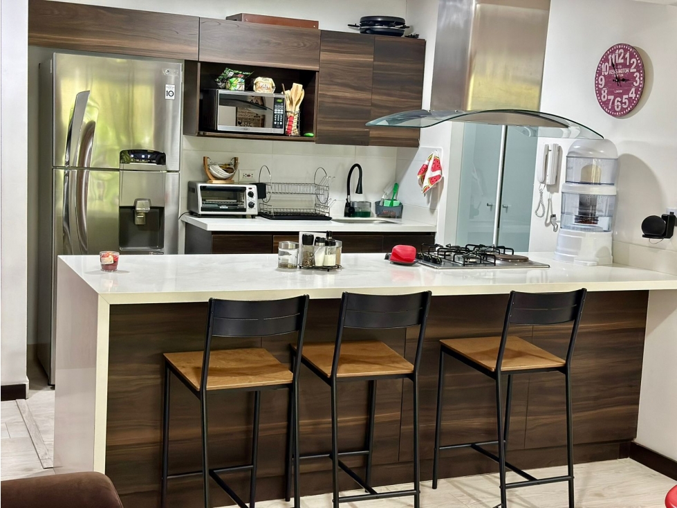 A0549. VENDO! Apartamento en exclusivo sector de el Retiro — foto 2