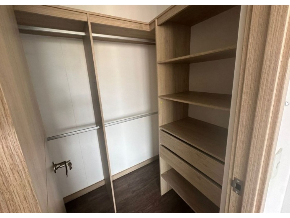 A0556.VENDO! Apartamento Exclusivo Sector Unidad cerrada en Rionegro — foto 5