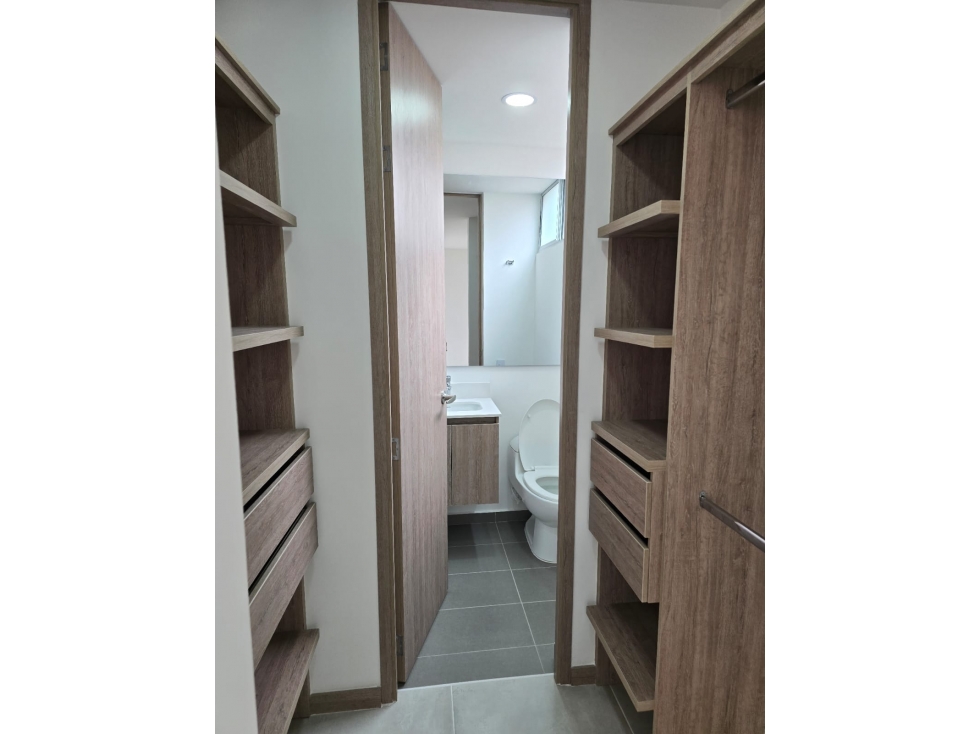 T0790. Alquilo! Apartamento con excelente ubicación en unidad cerrada — foto 6