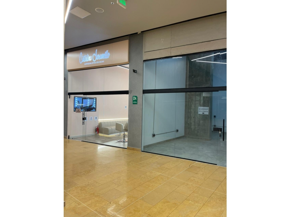 T0826. Alquiler! Local comercial 29MT2 en Moll comercial de Rionegro — foto 2