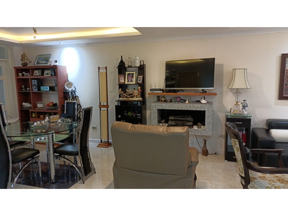 C0261 Vendo Casa en unidad abierta, buenos acabados y ascensor La Ceja — foto 2