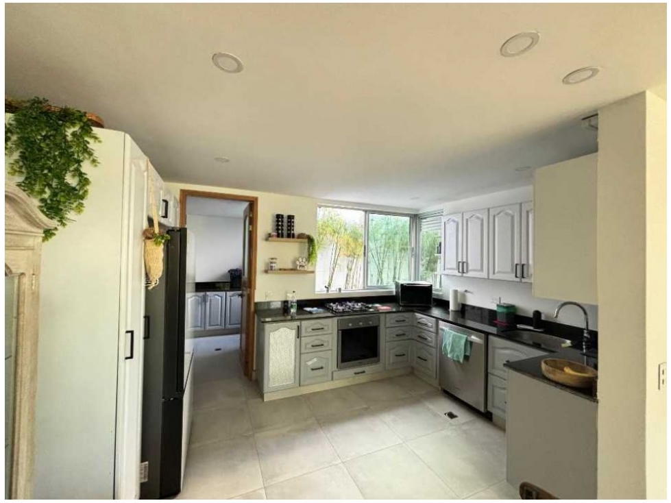 C0274. VENDO! Casa esquinera con excelente ubicación en La Ceja — foto 2