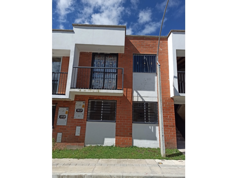 A0503. Vendo! Apartamento segundo nivel de 64mt2 en El Carmen