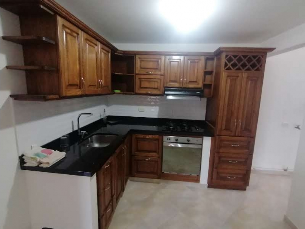 C0459. Casa unifamiliar de 2 niveles con buena ubicación en La Ceja