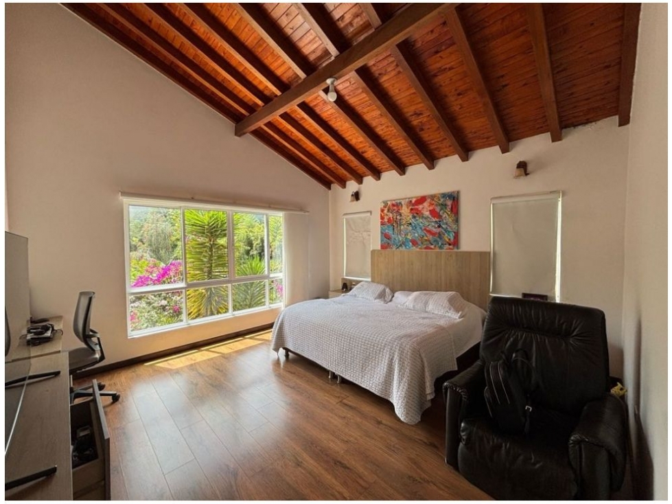 C0356. Vendo! Casa unifamiliar con amplios espacios y acabados de lujo — foto 5