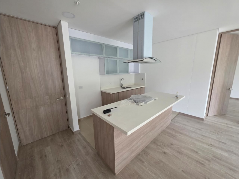 A0528. VENDO! Apartamento primer nivel en excelente sector