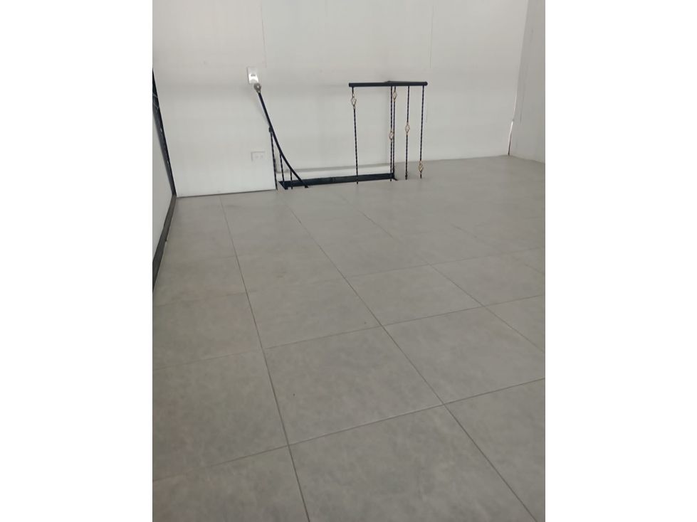 T0814. Alquiler! Local comercial de 2 niveles en La Ceja - 3