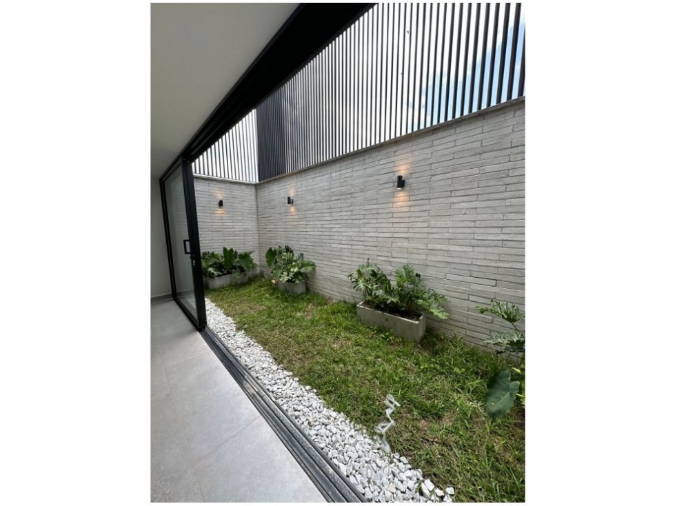 C0283. VENDO! Casa con excelente ubicación y espacios en Rionegro — foto 3