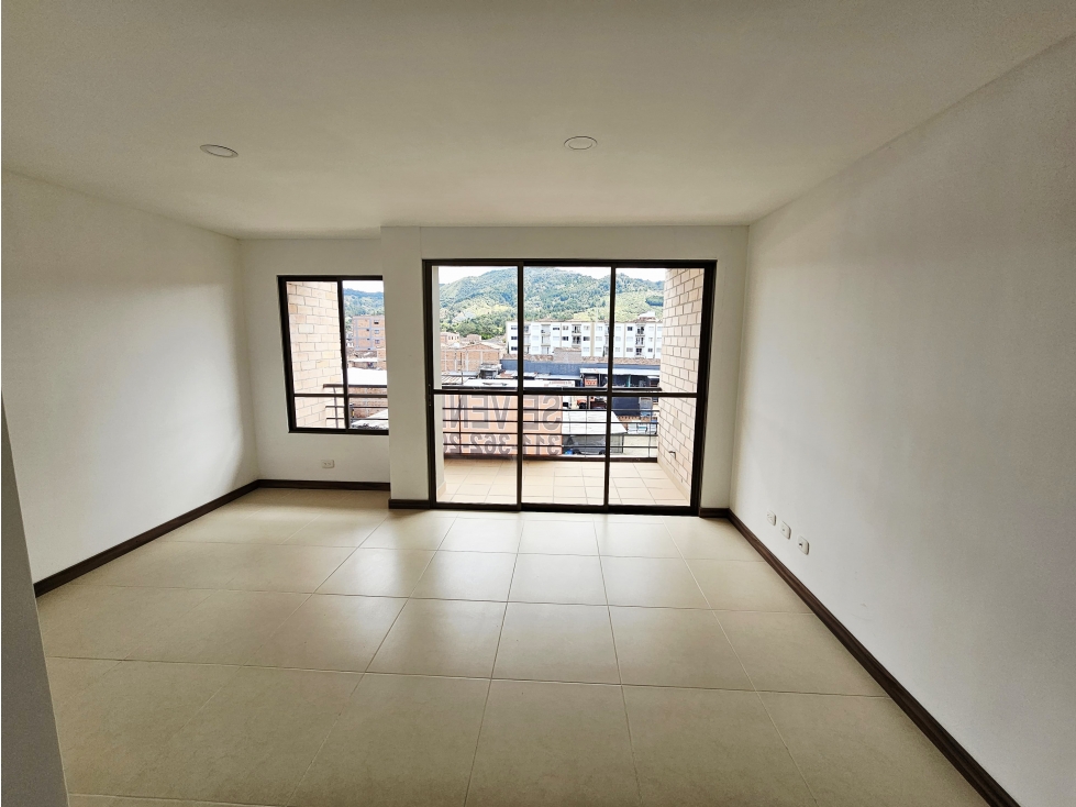 A0462. Vendo! Apartamento con parqueadero en unidad cerrada La Ceja — foto 2