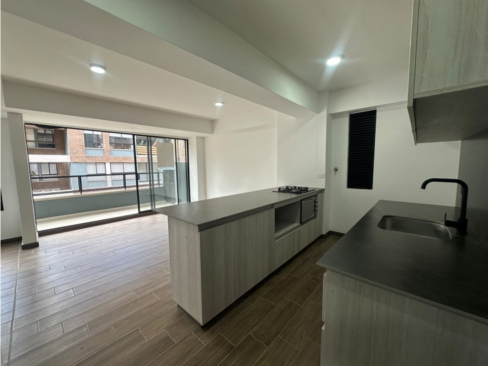 T0944. Apartamento moderno primer nivel en unidad cerrada El Retiro