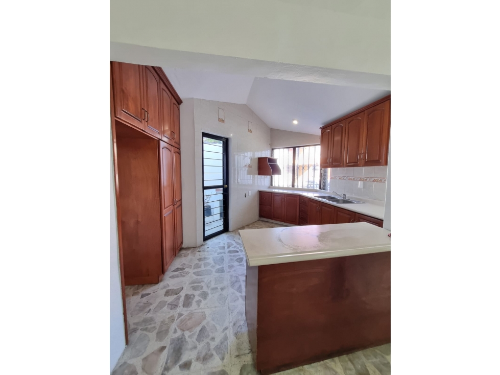 CASA EN VENTA EN LAS FUENTES EN ZAMORA, MICHOACÁN — foto 2