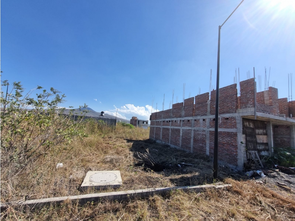 LOTE EN VENTA EN FRACCIONAMIENTO LAS ROSAS EN ZAMORA, MICHOACAN - 2
