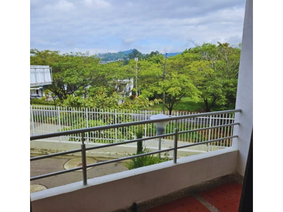 EN VENTA CASA MEDIANERA EN BULEVAR DEL CAFÈ, PEREIRA - 2