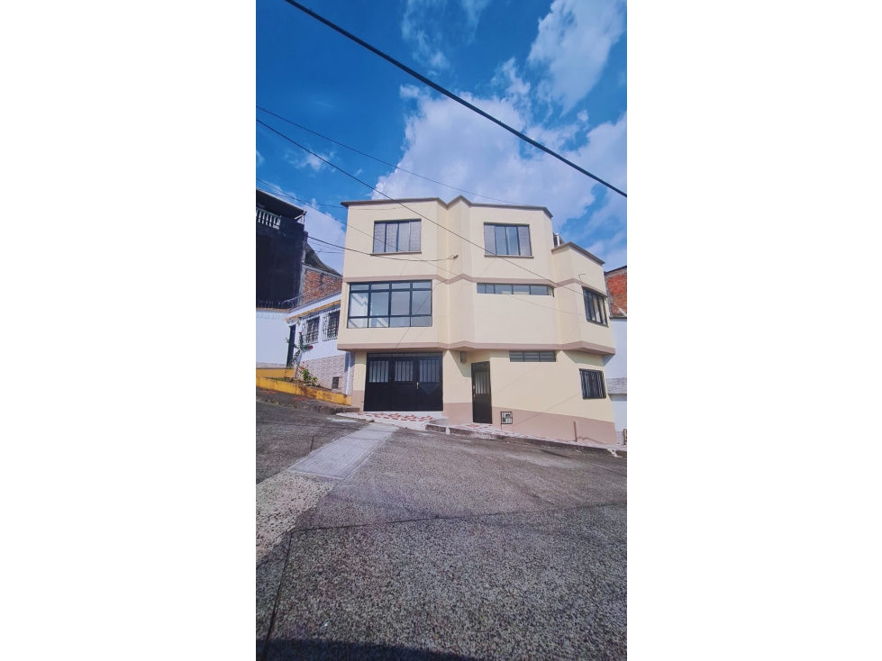 CASA 3 NIVELES-SECTOR PROVIDENCIA