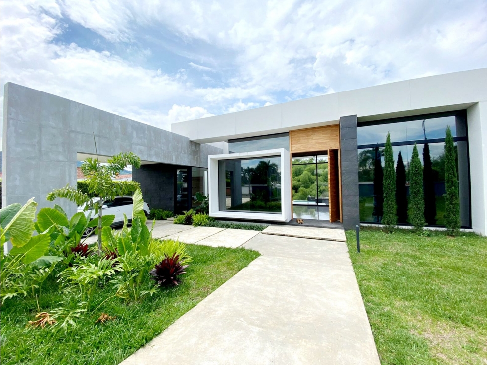 HERMOSA CASA DE LUJO EN COMBIA PARA VENTA
