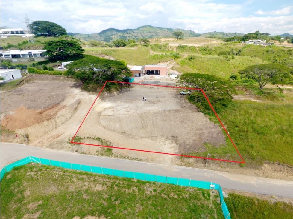 Lote en etapa 2 en Condominio El Cortijo, Vía Cerritos - 1