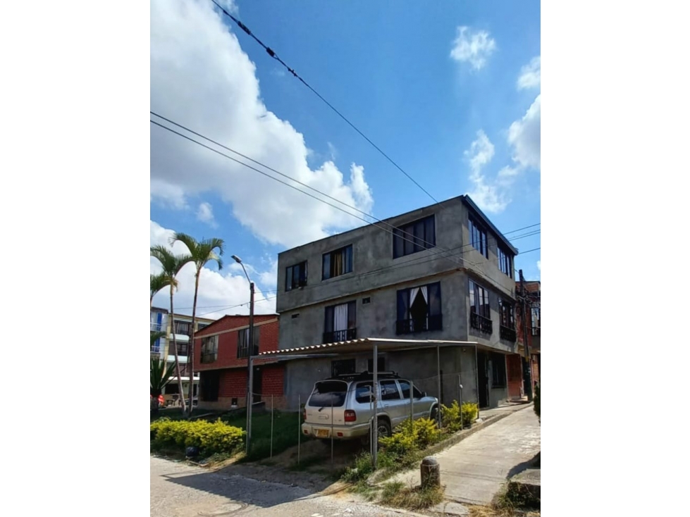 Casa esquinera en el sector de Samaria l, Pereira — foto 2