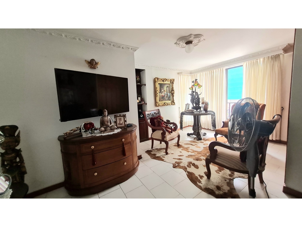 EN VENTA AMPLIO APARTAMENTO EN EL CENTRO DE PEREIRA. - 2